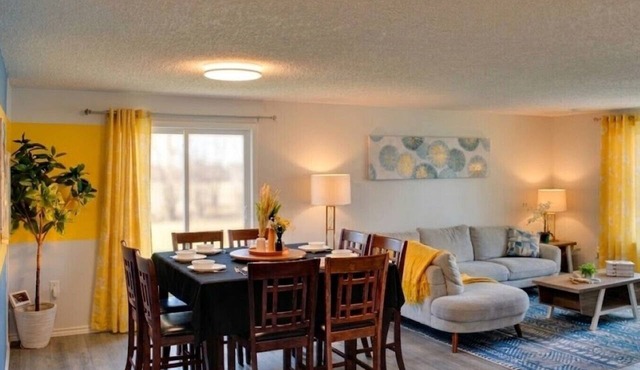 Cozy North End Barrie Home