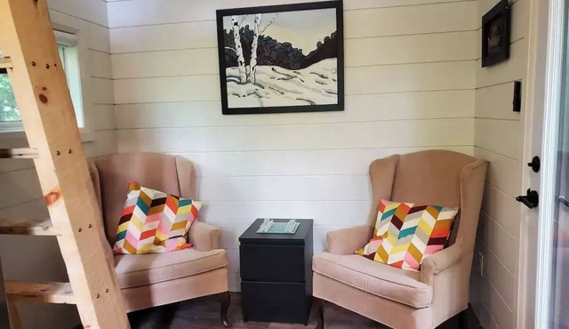 Cozy North Loft on Lake Cecebe. Tranquility above Muskoka at Rockwynn Cottages