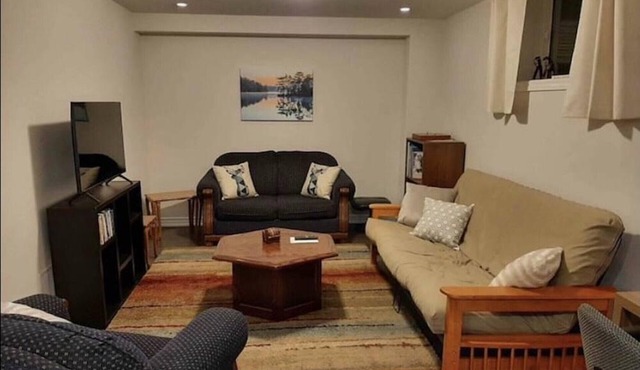 Cozy Orillia Apartment