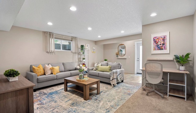 Cozy Panorama Hills Guest Suite | Private Entry | Near YYC Airport