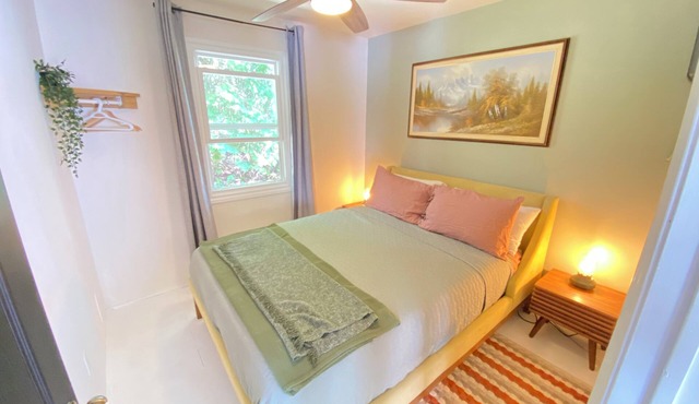 Cozy/private cabin located in Lions head beside Bruce trail!