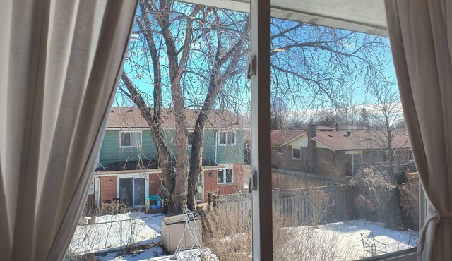 Cozy room with private bathroom near Sheridan College Trafalgar campus
