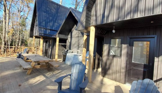 Cozy South Loft on Lake Cecebe. Tranquility above Muskoka at Rockwynn Cottages