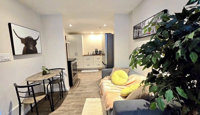 Cozy, Spacious & Beautiful Basement suite in Cambridge near 401 Townline exit