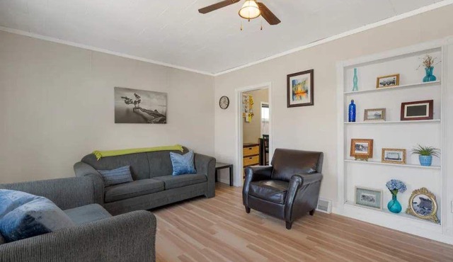 Cozy stay with just a 5 minute walk to downtown Drumheller!
