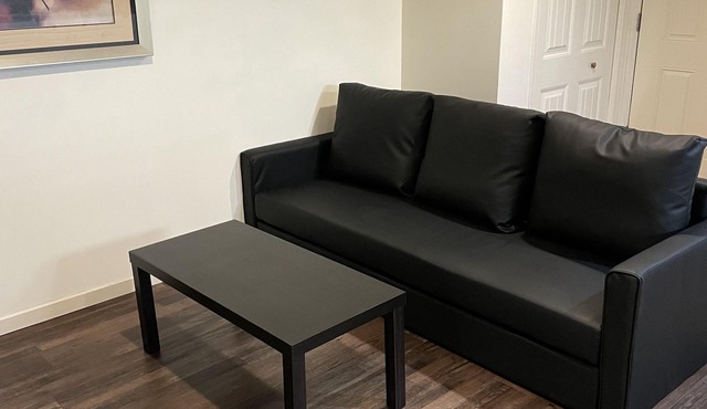 Cozy Suite in family neighborhood, near hiking trails and park