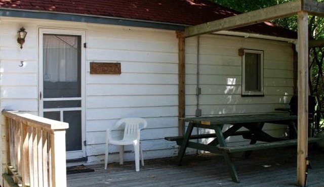 Cozy Vacation Rental with Outdoor Fireplace near Algonquin Provincial Park in Canada