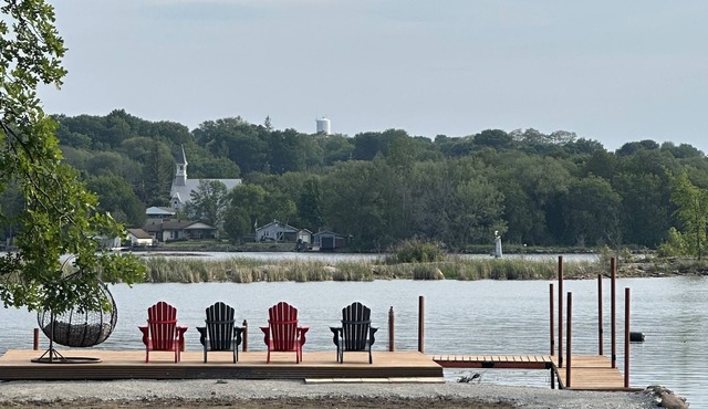 Cozy Waterfront Cottage on Georgian Bay