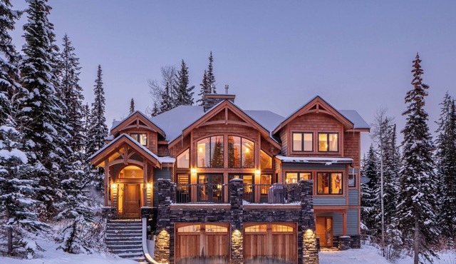 Creekside Chalet: 7-bedroom luxury mountain home