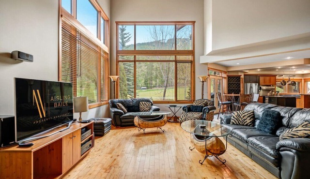 Creekside Lodge | Hot Tub | Ski-Out | Pool Table