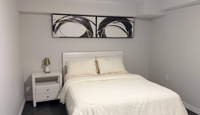 Delightful 1-bedroom apartment with AC in vibrant Guelph