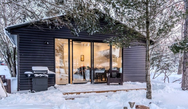 Deluxe 3 Bedroom Cottage XII: SB