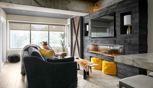 Designer's Dream - Downtown Waterfront!