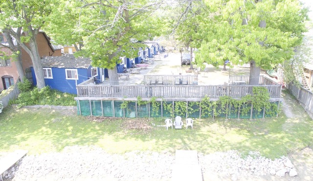 Dock Life Cottage 4 - Riverside, 1 Bedroom, Wasaga