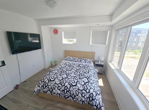 Downsview Park Retreat 1 - Rogers Stadium Getaway