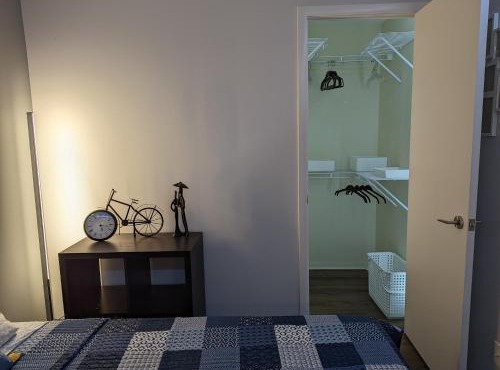 Downtown Condo with Free Parking - SkySide