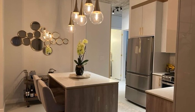 Downtown oasis in the heart of Toronto! Perfect location to explore and enjoy!