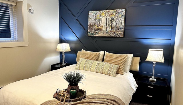 Dream Home ~ Modern & Cozy ~ We provide everything you need to feel like Home 💕 in Maple Ridge