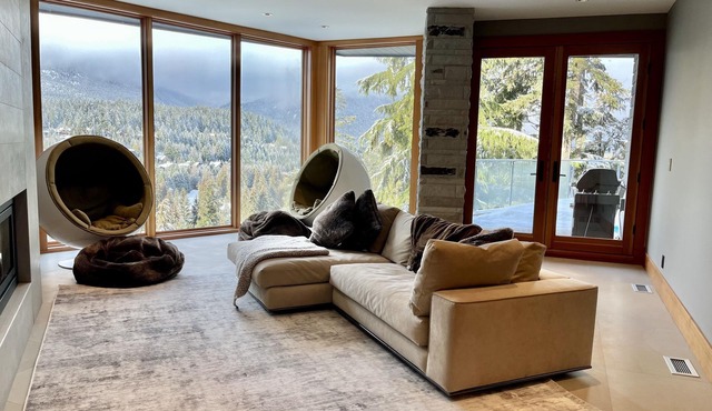 Dreamy Whistler Chalet with Hot Tub and Gorgeous Mountain Views