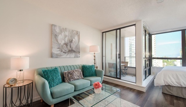 E2 - Chic Downtown Jr. 1 Bedroom