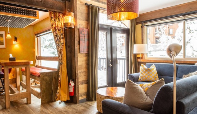 Earl Grey Lodge