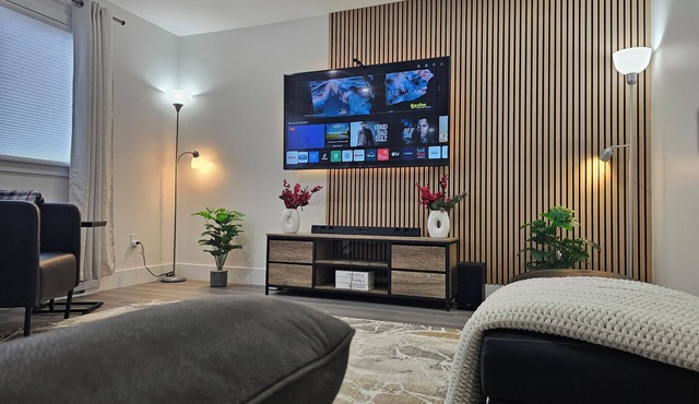 Elegant 3-bedroom Home Away From Home, Luxury Styled