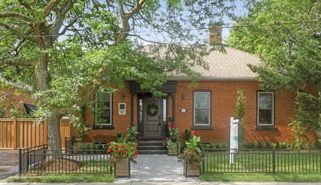 Elegant Downtown Burlington Retreat – Walk to Lake, Shops & Dining!