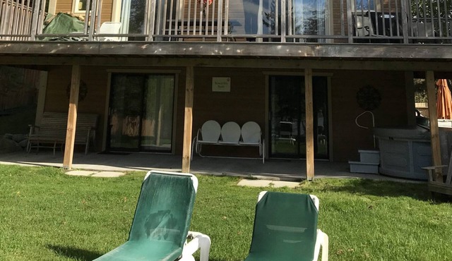 Elegant Kawartha Suite Retreat at the Lake Edge Cottages!