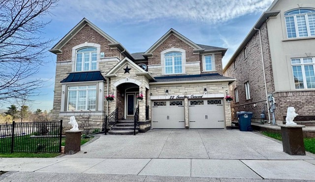 Elegant Spacious Retreat 15 mins from YYZ.