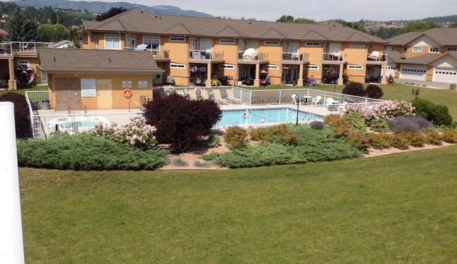 Emerald Beach Villas 3 BD Lakefront Condo & Boat Slip, Wood Lake, Lake Country
