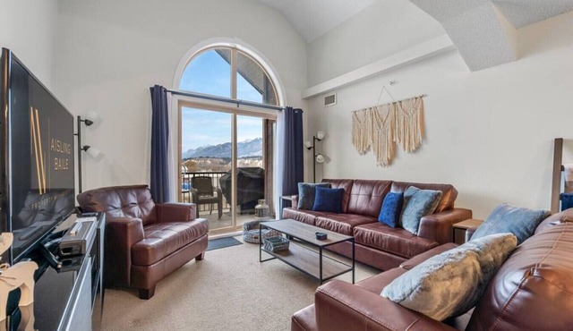 En Pointe | Top Floor | Pool | Hot Tub | Gym