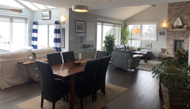 Enjoy oceanfront living at its best!!