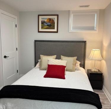 Entire 2 Bedroom Apartment in Kitchener