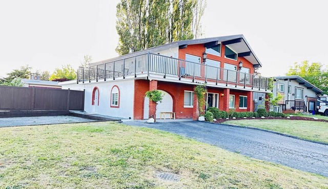 Entire Home in Chilliwack, Bc