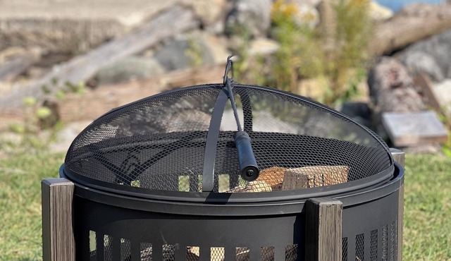 Escape to Your Lakeside Retreat Near Premier Golf Clubs and Marinas!"