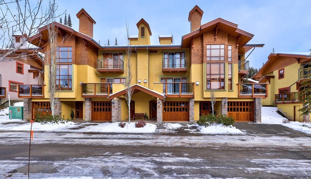 Exceptional multi level 2 bedroom +den townhouse with easy access to nearby runs and lift