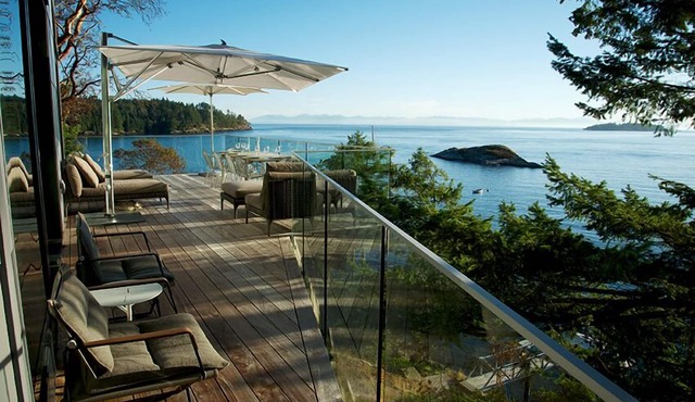 Exclusive Oceanfront Bowen Island Beach House. Peaceful & Private beach access.
