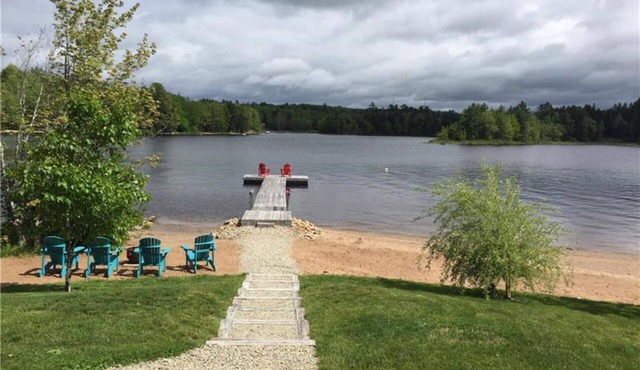Falls Lake Beautiful Lakefront Year Round Cottage