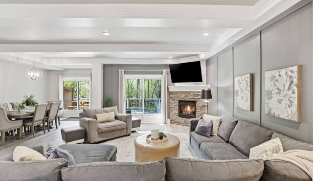 Family Condo for 6 | 10 Minutes to Blue Mountain!