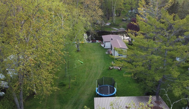 Family Cottage with Large Yard & Lake Access