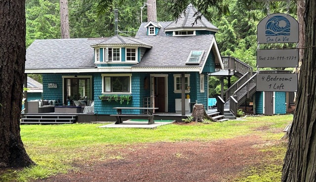 Family-Friendly Cottage on Savary Island | Walk to the Beach