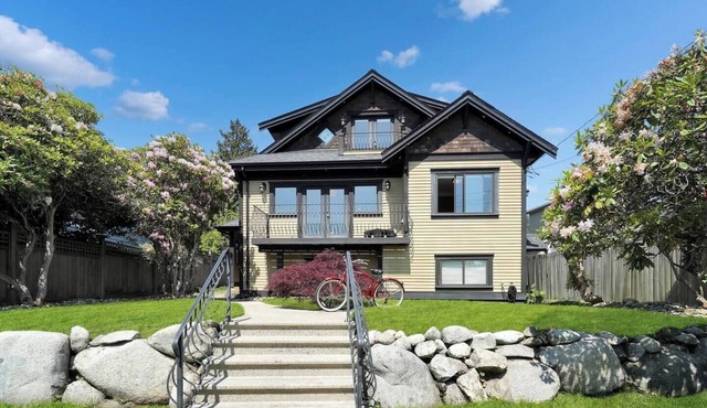 Family Home: Hot Tub/Beach/Ski/Cruise Ship/Stanley Park/Capilano Bridge/Whistler