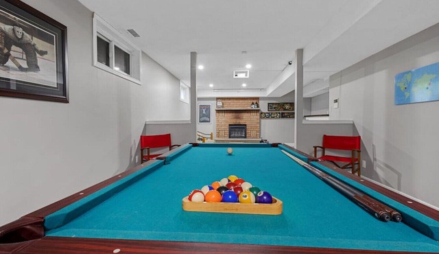 *Fergus Deluxe Basement* - *BBQ & Pool Table Fun*