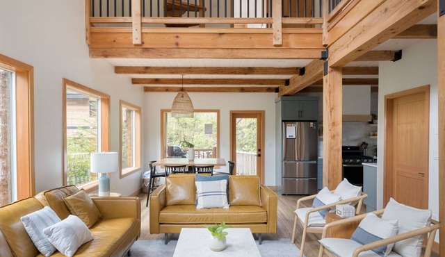 Fetch Tofino- hot tub, close to town and beach!