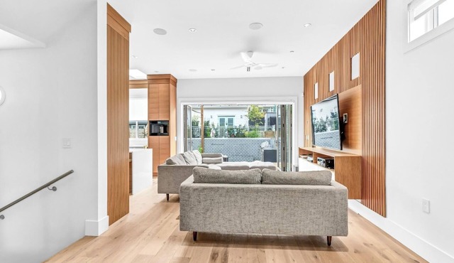 MAJOR INTERNATIONAL SPORTING EVENT 2026 Vancouver stay prime location sleeps 7 free parking kids friendly