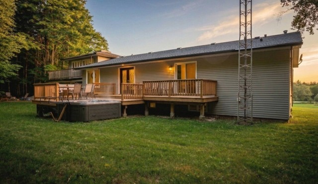 Find peace, comfort, and privacy at our spacious countryside home nestled in the heart of nature in Chatsworth!