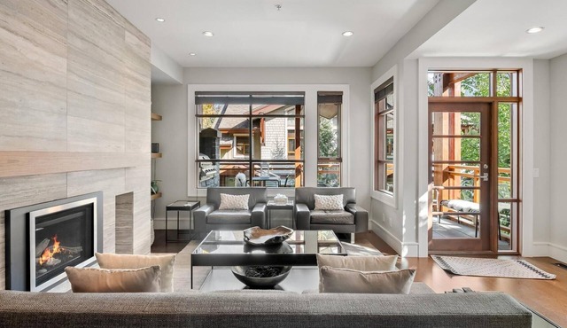 Fitzsimmons Walk 39 | Walk to village, hot tub, modern, flexible bedding