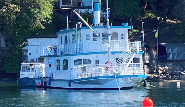 "Flagship 1" Live-Aboard BNB: Paddle Boards, Dinghy, Crabbing, and More