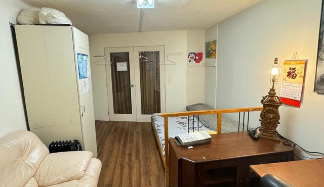 Friendly and cozy home with separate entrance No Pets Allowed