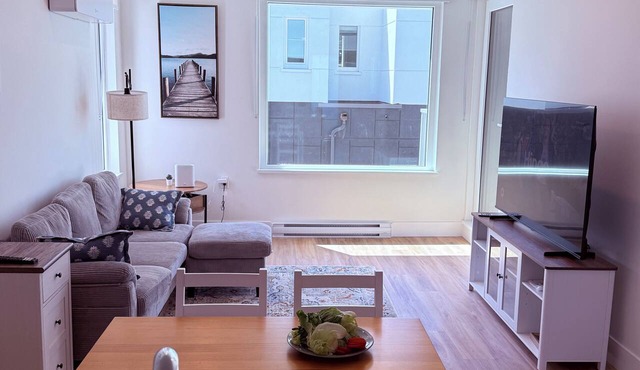 Furnished Brand-New 2B2B+Flex Condo Near Commercial Drive